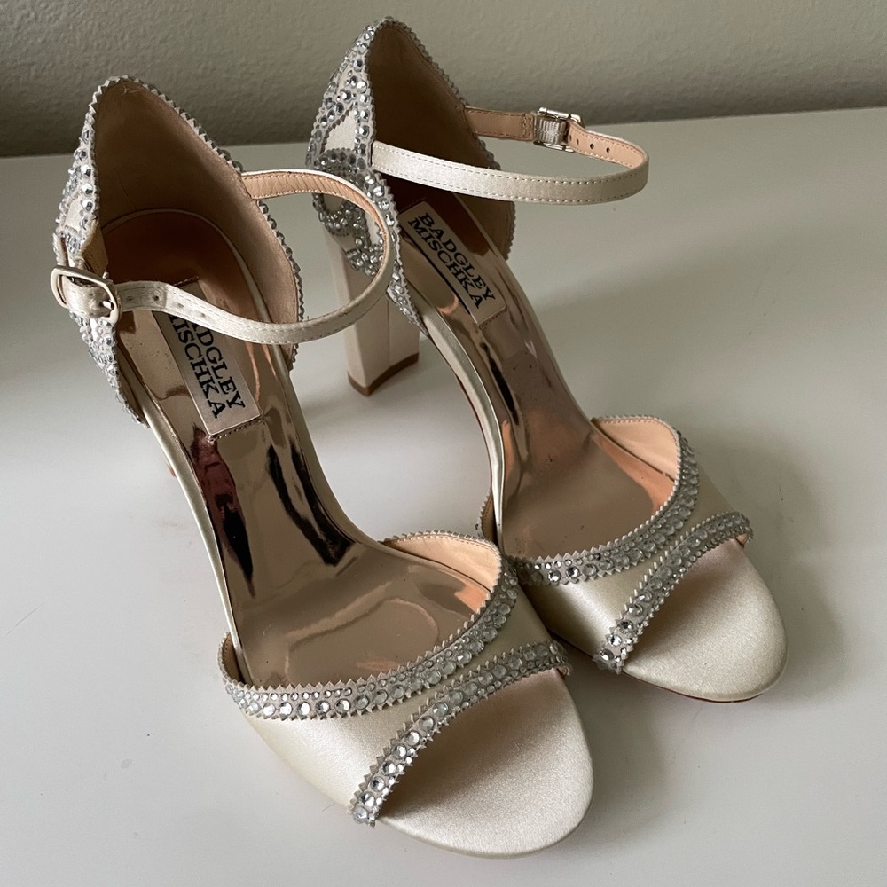 BADGLEY MISCHKA | Women's Cream Heels with Rhinestones - Size 6.5